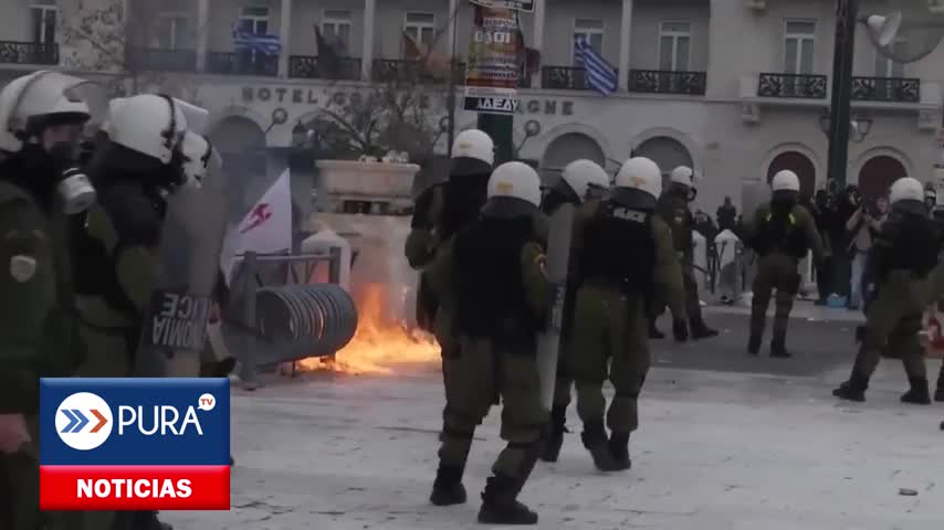 Arde Grecia: Huelga nacional termina en gran pelea con la Policía