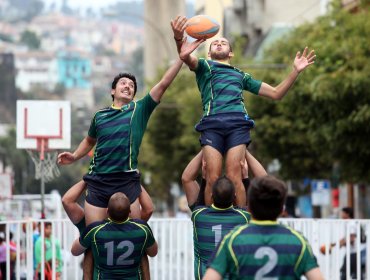 Con gran convocatoria se realizó la primera Calle del Deporte en Valparaíso