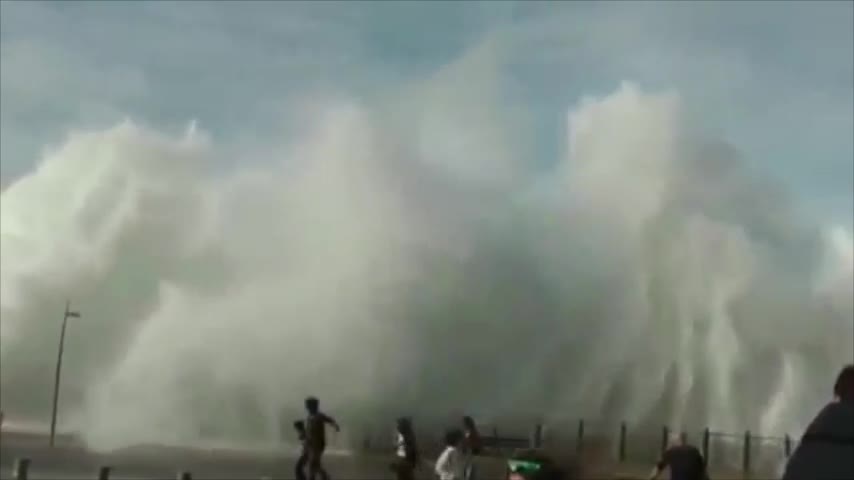 Un fuerte temporal afecta las costas del País Vasco