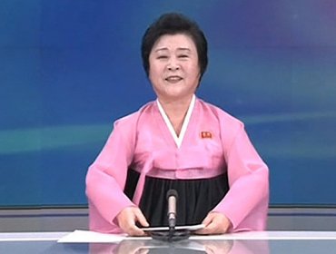 40 años de gritos y llantos: ¿Quién es la presentadora televisiva estrella de Corea del Norte?