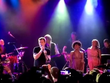 Video: El Homenaje de Ewan McGregor a David Bowie al cantar “Heroes”