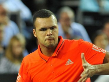 Tsonga avanza e Isner se despide