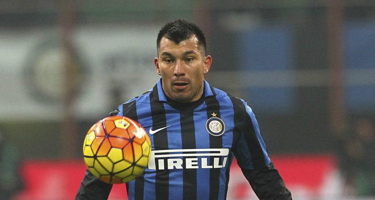 ¿Medel vuelve a Boca?