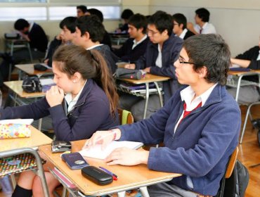 Miles de escolares ya están en clases en pleno verano