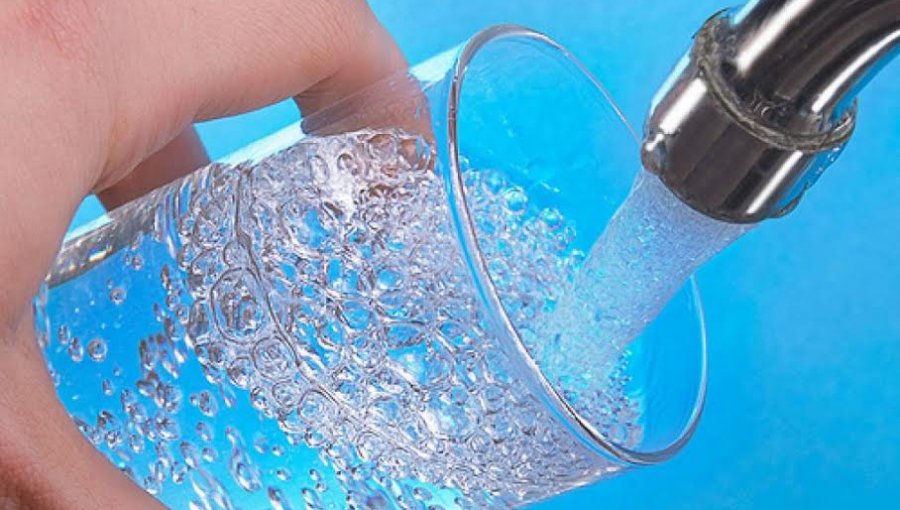 14 comunas del país con agua potable con riesgo para la salud