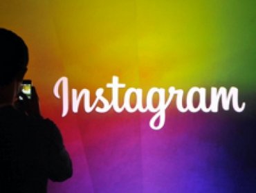 Novia de futbolista posa desnuda para celebrar 200 mil seguidores en Instagram