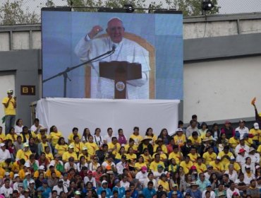 Pontífice pide a jóvenes mexicanos que no sean sicarios