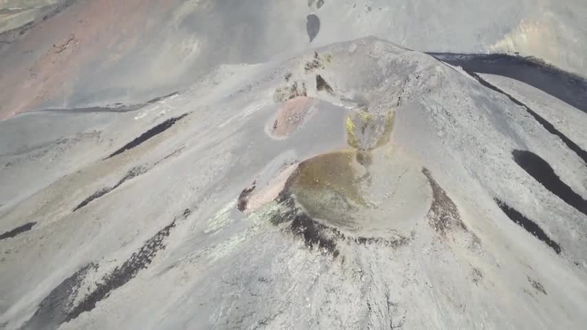 El Sobrevuelo al Complejo Volcánico Nevados de Chillán muestra algo de actividad