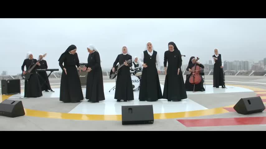 Este es el videoclip de las monjas rockeras chilenas que telonearon al Papa en México