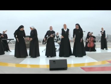 Este es el videoclip de las monjas rockeras chilenas que telonearon al Papa en México