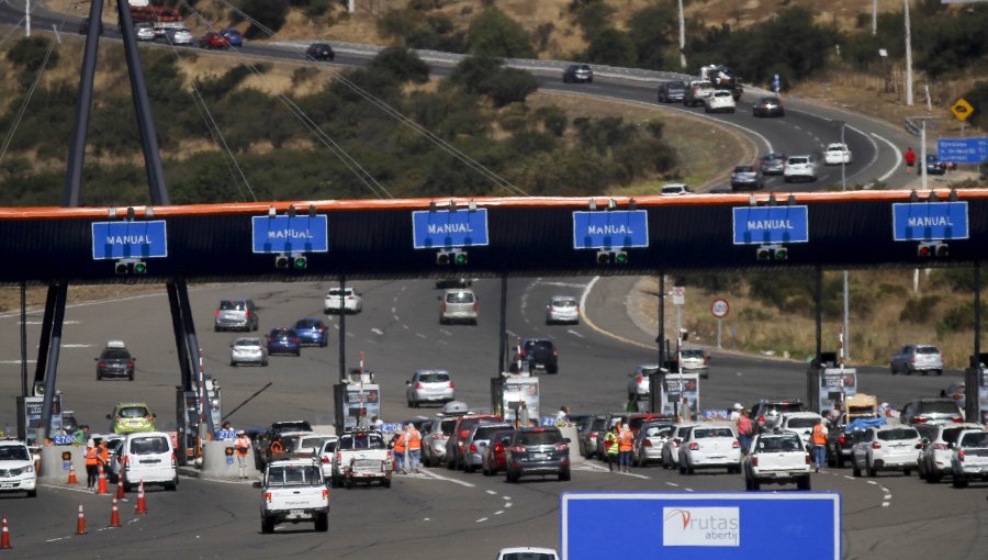 300 mil vehículos regresarán este domingo a la Región Metropolitana