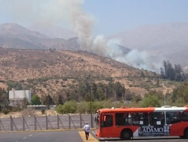 Declaran “Alerta amarilla” para la Región Metropolitana por incendio forestal