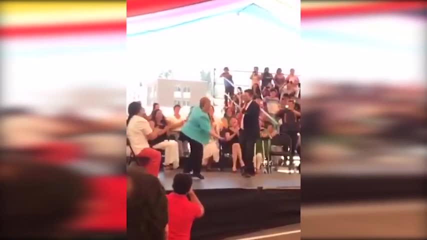 Baile de la Presidenta Bachelet durante actividad oficial se vuelve viral