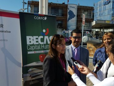 Corfo y Sernatur lanzan programa Becas Capital Humano en Inglés
