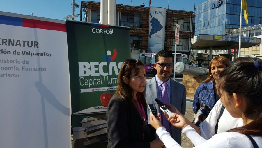 Corfo y Sernatur lanzan programa Becas Capital Humano en Inglés