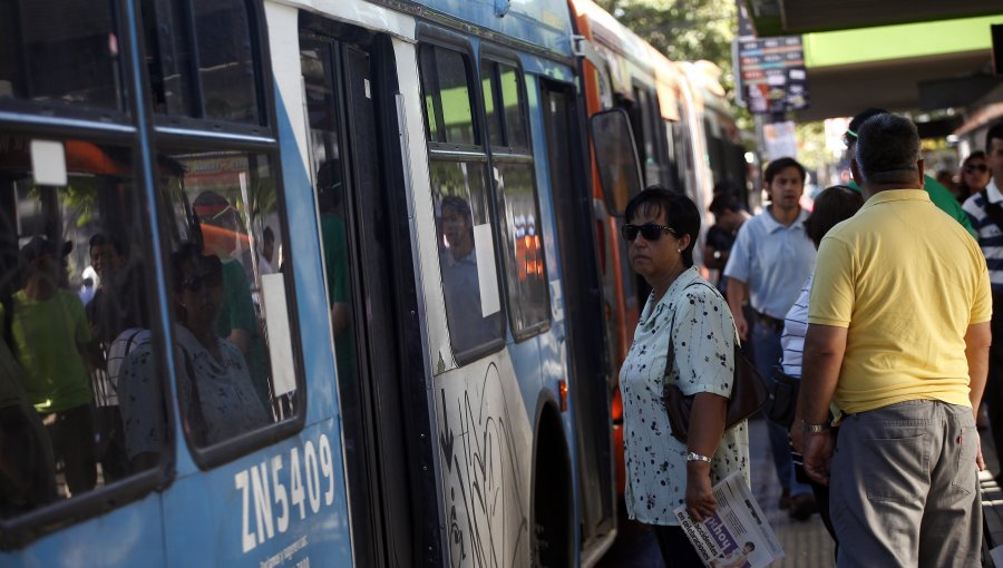 Súper Lunes: Metro y Transantiago toman medidas para el aumento de pasajeros