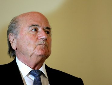 Blatter pide a Infantino "calma" y le advierte que la gente esperará "milagros"