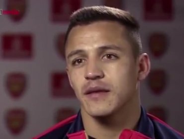 Alexis Sánchez dando su primera entrevista hablada en inglés