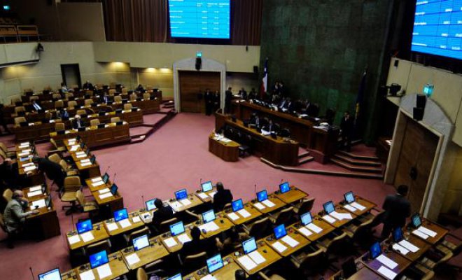 Parlamentarios vuelven a trabajar y lo hacen discutiendo la despenalización del aborto.