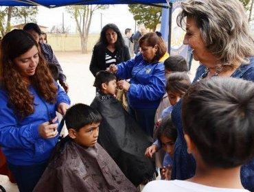 Escolares de Viña del Mar vuelven a clases con corte de pelo gratis