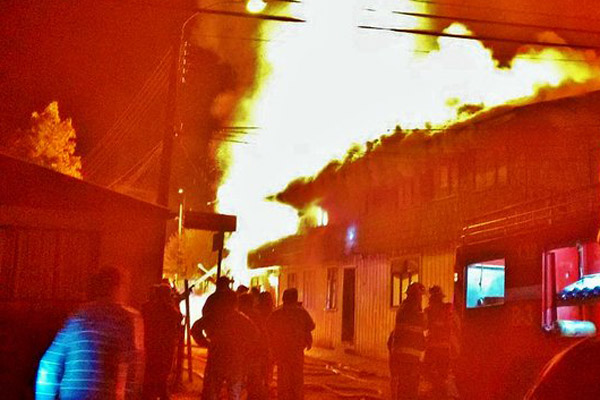 Locutor radial muere en incendio en Quellón