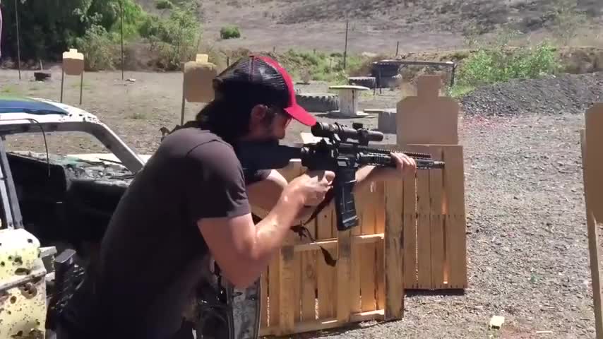 El asombroso entrenamiento de tiro de Keanu Reeves para su nueva película