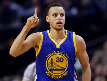 ¡Batiendo récords! Stephen Curry se convierte en el nuevo rey de la NBA