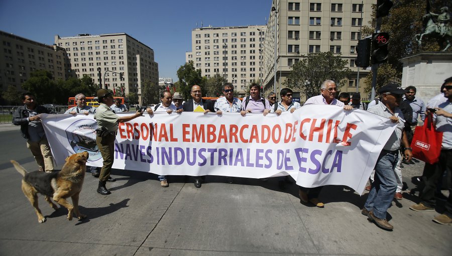 Trabajadores de la flota industrial del país critican uso político de Ley de Pesca