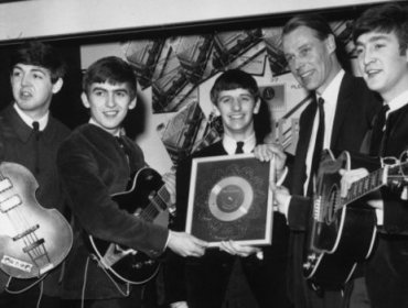 Fallece George Martin, el 'quinto Beatle', a los 90 años