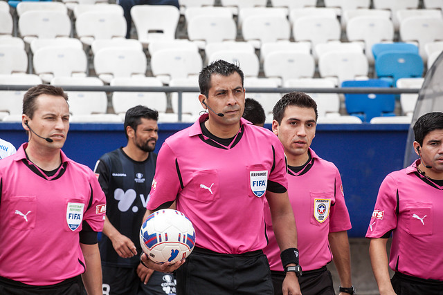 Julio Bascuñán arbitrará el superclásico en el Estadio Nacional