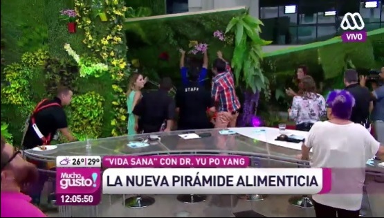 En Mucho Gusto escenografía cae sobre los animadores