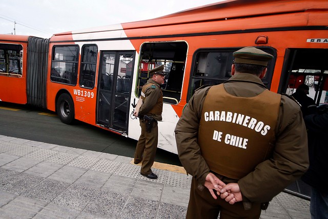 Comienza paro parcial de conductores del Transantiago por superclásico