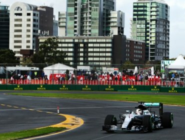 Arranque sin cambios: Hamilton dominó el viernes