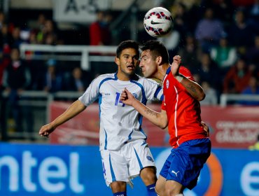 Oympique con Mauricio Isla de titular sufrió una dura caída en la Ligue 1