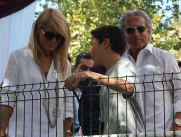 Cecilia Bolocco reaparece junto a su hijo y su nueva pareja