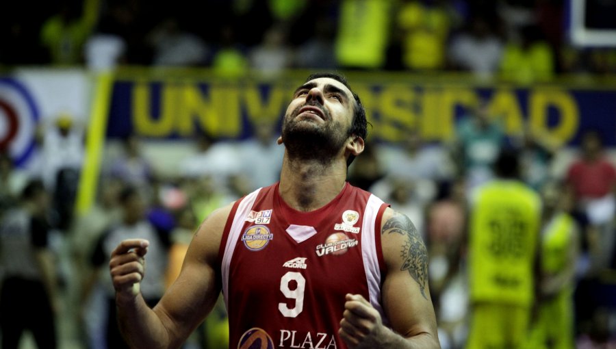 Básquetbol: Erik Carrasco renovó su vínculo con Valdivia