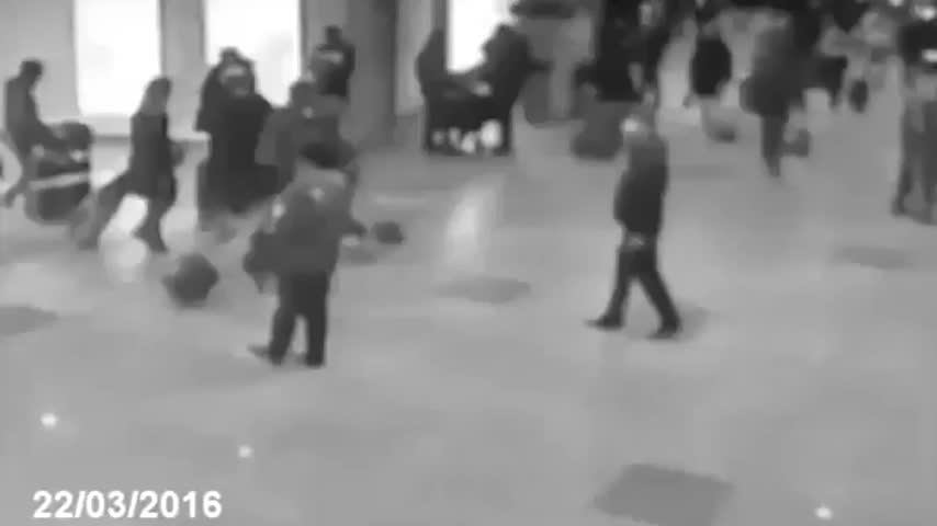 El momento exacto del atentado en el aeropuerto de Bruselas