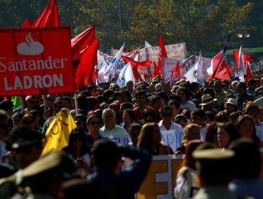 La CUT, estudiantes y trabajadores se manifiestan contra la reforma laboral