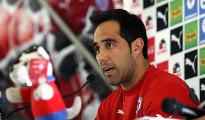 Claudio Bravo golpea la mesa: ¿nace un político?