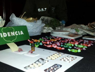 Profesor vendía caramelos impregnados con cocaína líquida