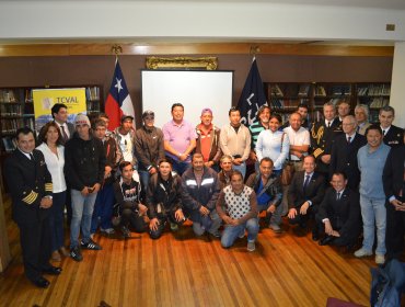 Lancheros del Muelle Prat fortalecerán sus capacidades turísticas gracias a la Alianza Puerto Ciudad