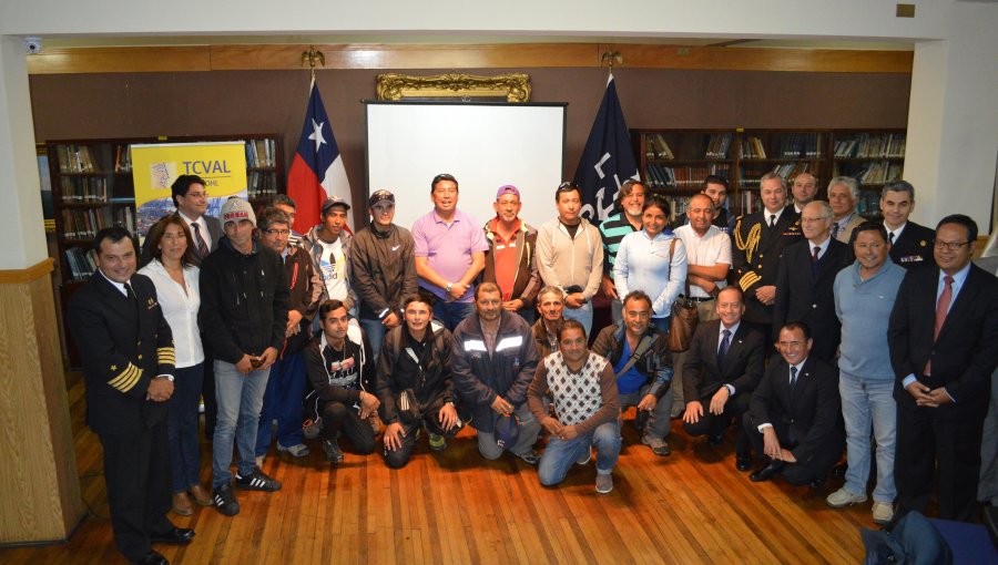 Lancheros del Muelle Prat fortalecerán sus capacidades turísticas gracias a la Alianza Puerto Ciudad