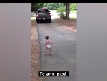 Tierno niño pasa tres minutos todas las mañanas gritándole a su padre “te amo”