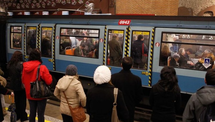 Metro refuerza operación por partido de Chile vs. Argentina