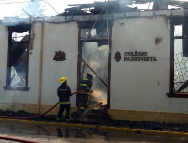 Limache: Voraz incendio consumió por completo Colegio Pasionistas