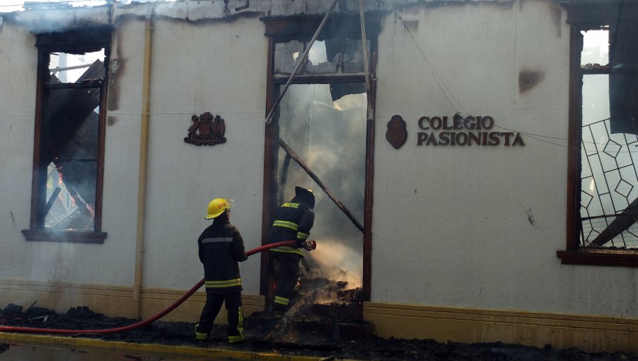 Limache: Voraz incendio consumió por completo Colegio Pasionistas