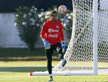 Claudio Bravo: "Hay una relación súper sana con Johnny Herrera"