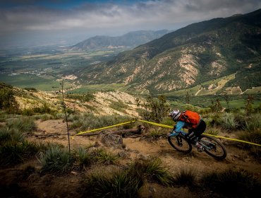 Con 423 corredores de 23 países comenzó la fiesta mundial del Montenbaik Enduro