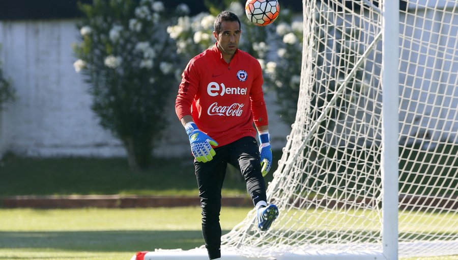 Claudio Bravo: "Hay una relación súper sana con Johnny Herrera"