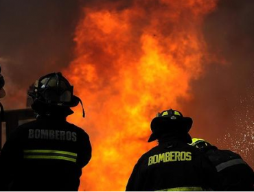 Incendio destruye por completo una Panadería en el centro de Lota